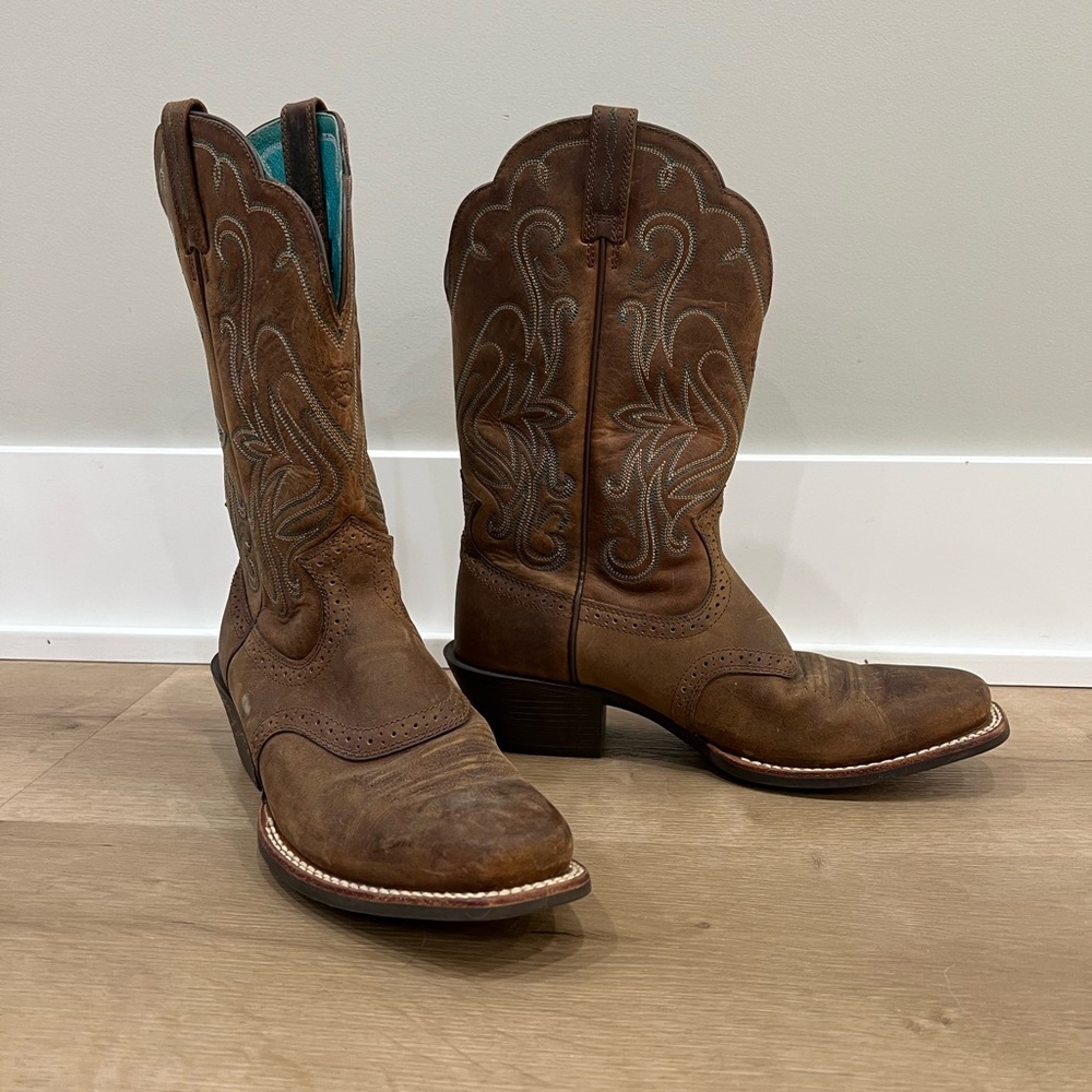 Ariat square toe cowboy boots
